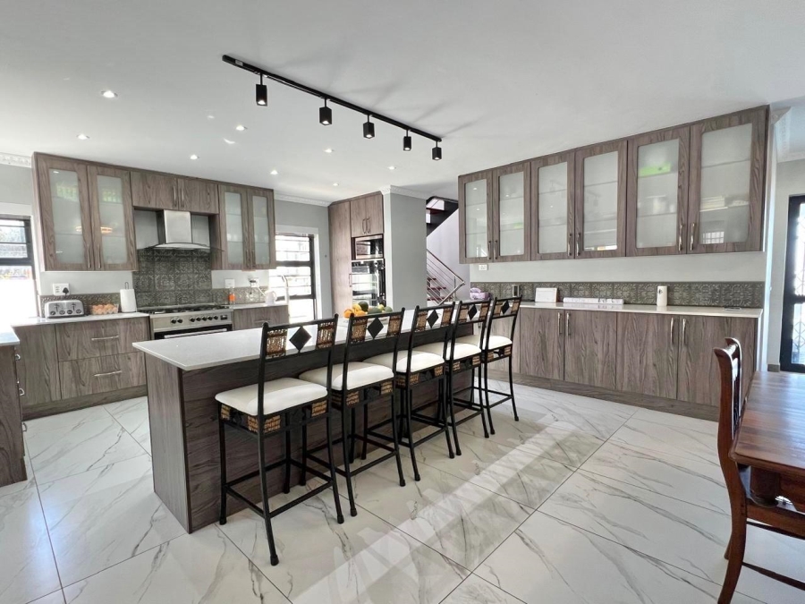 4 Bedroom Property for Sale in Wavecrest Eastern Cape